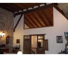 Chalet con chimenea y vistas a la sierra Pedrezuela