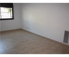 Piso con suelos de gres y garaje Sant celoni