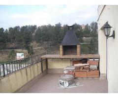 Piso con terraza y 2 habitaciones Terrassa