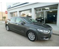 FORD Mondeo  Sedán 2.0 Hev Titanium