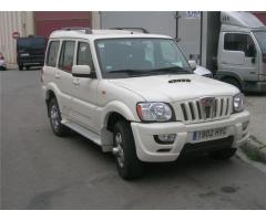 MAHINDRA Goa Glx 4x4
