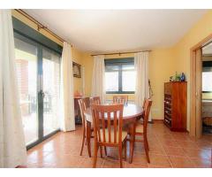 Chalet con calefacción de gas y bodega Los molinos