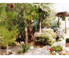 Chalet con terraza y piscina Los Molinos