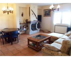 Casa con piscina y calefacción de gas Villa del Prado