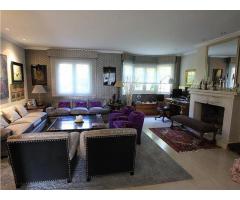 Chalet luminoso con carpintería de aluminio Cobeña