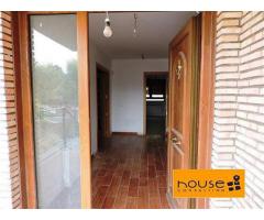 Casa con jardín y garaje Cobeña