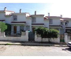 Chalet con garaje y 4 habitaciones Pelayos de la Presa