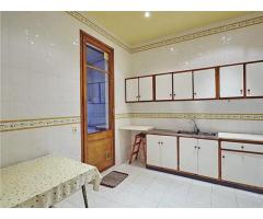 Piso con ascensor y balcón Ciutat vella Barcelona