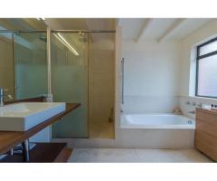 Pedralbes- St. Peter´s - Thau Barcelona